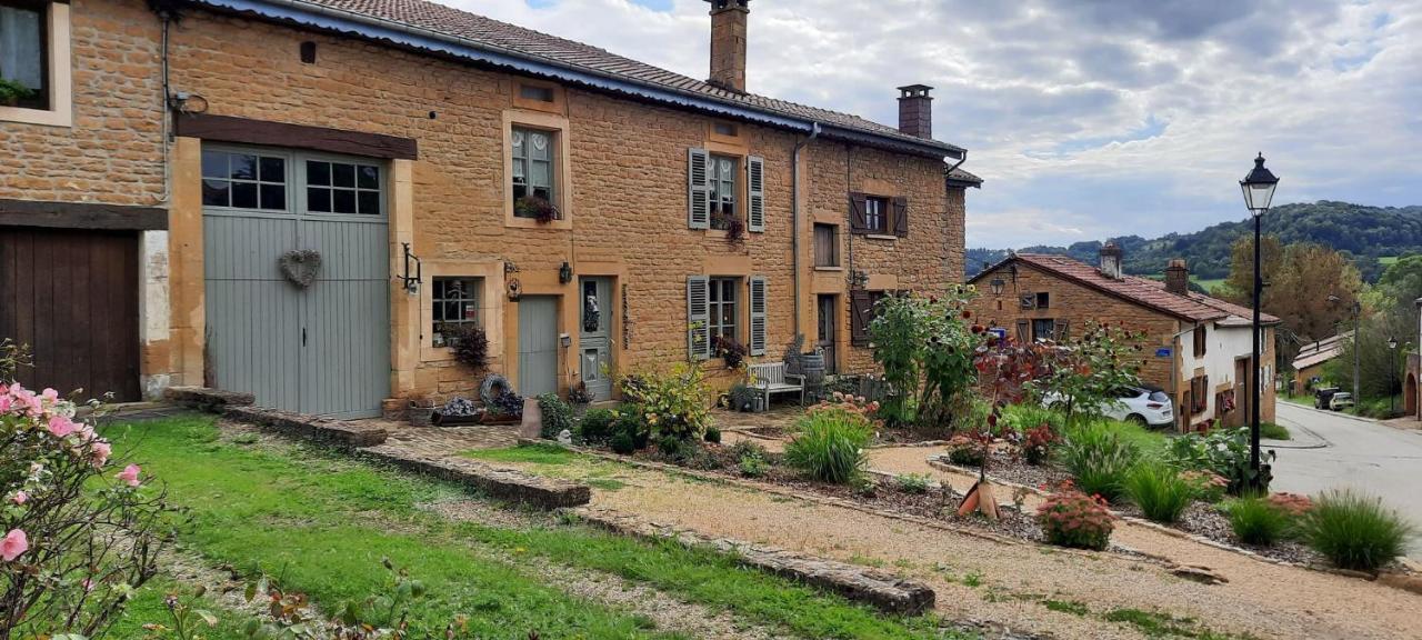 Les gîtes&chambres d'hôtes de la Ferme de Rosière Houdrigny Esterno foto